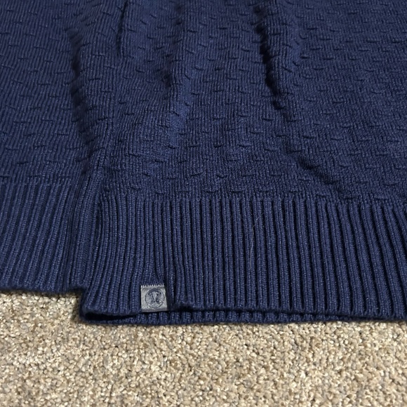 Lululemon Texture play crew sweater in navy! - Picture 5 of 5